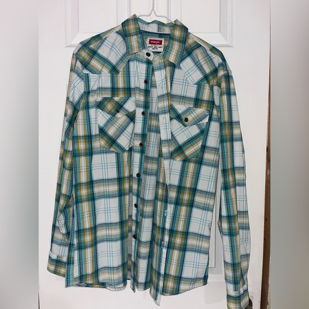 Men’s Wrangler Button Up Shirt
